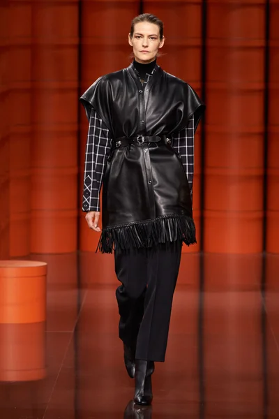 Look 9